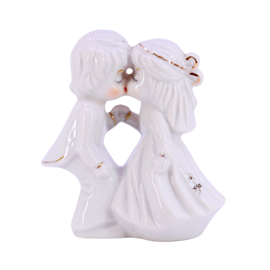 White Wedding Kiss Figurine