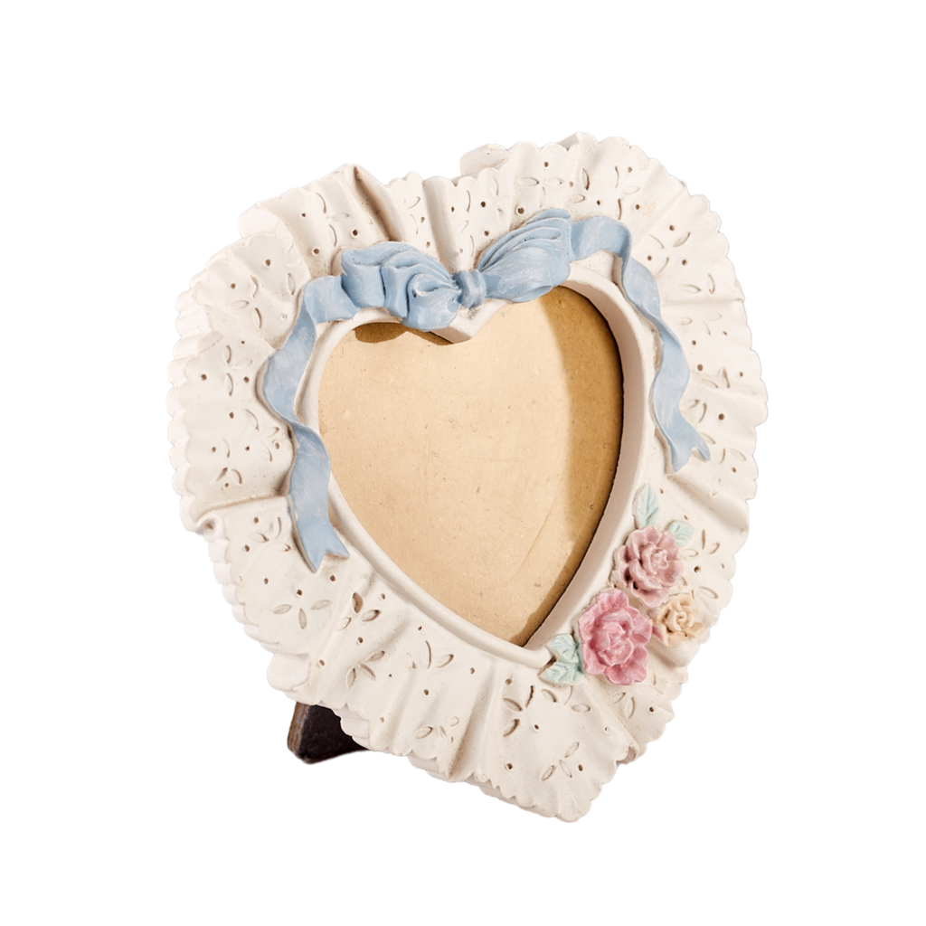 Vintage Frilly Bow Heart Frame