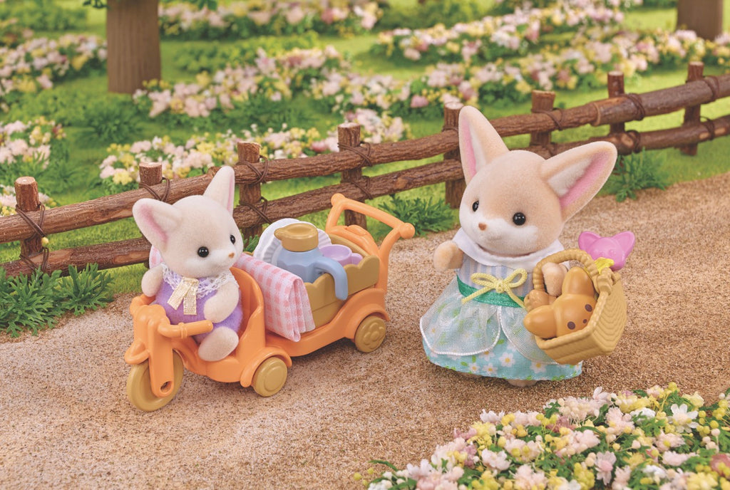 Sylvanian Families // Sunny Picnic Set - Fennec Fox Sister & Baby